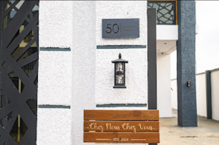 cheznouschezvouslagos apartment